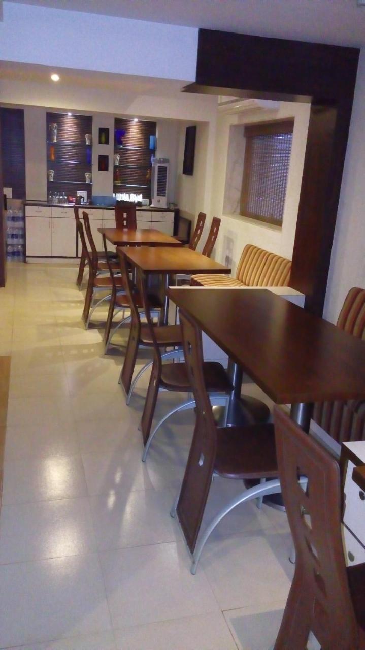 Hotel Crystal มุมไบ ภายนอก รูปภาพ
