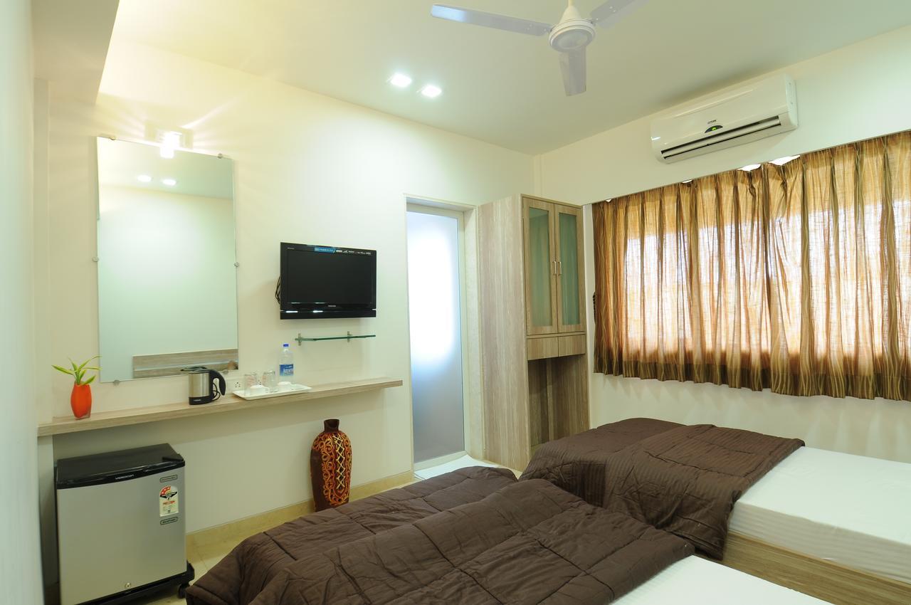 Hotel Crystal มุมไบ ภายนอก รูปภาพ