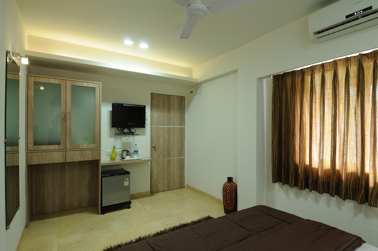 Hotel Crystal มุมไบ ภายนอก รูปภาพ